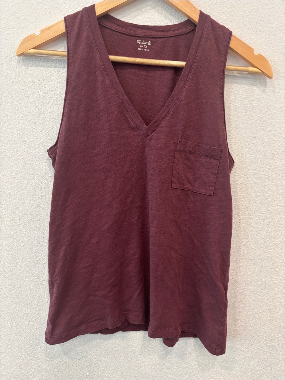 Madewell 100% Cotton V-Neck Pocket Tank in Deep Burgundy Size XS